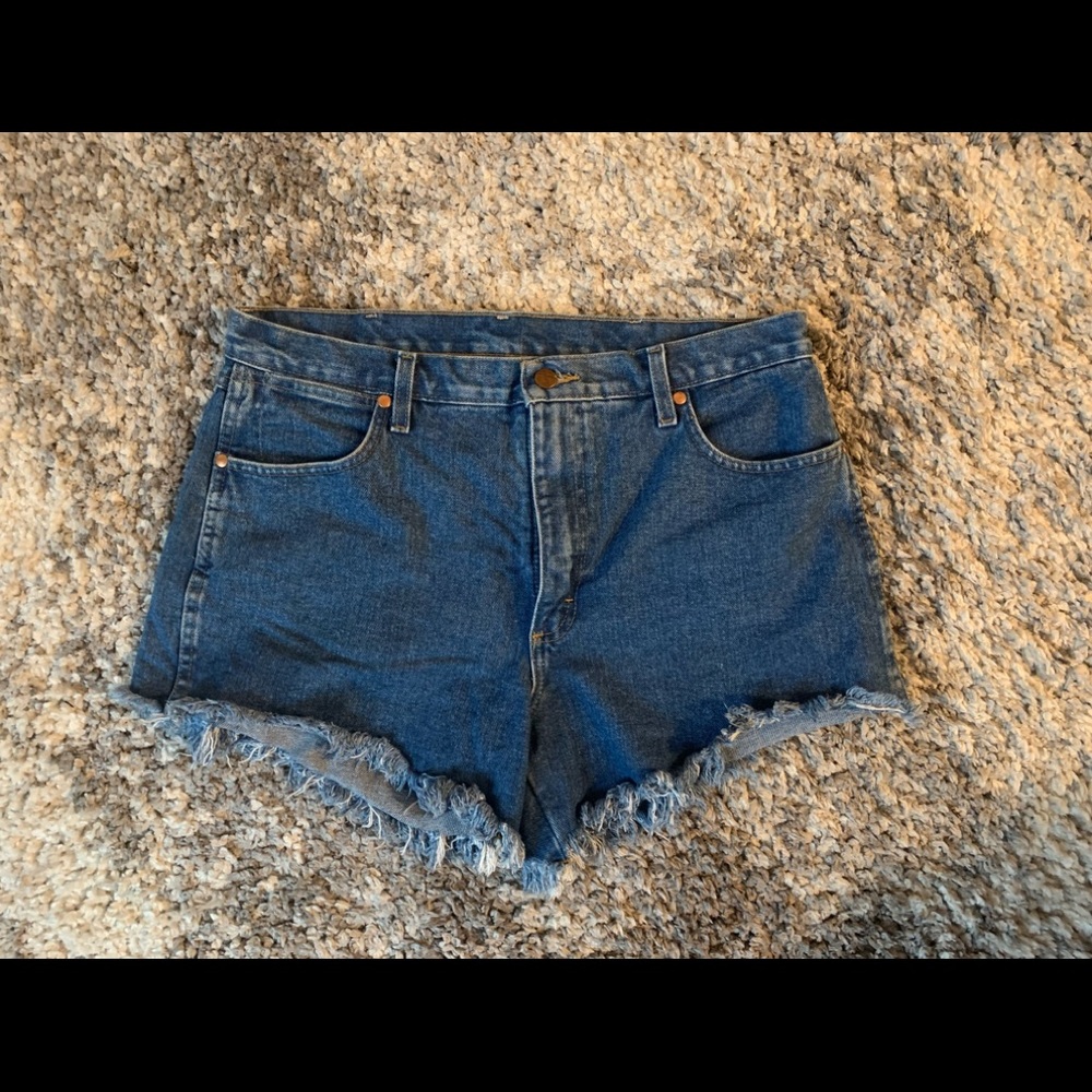Wrangler Cut Off Shorts - Picture 3 of 7